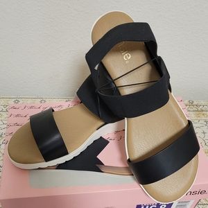 Kensie black and white sandal